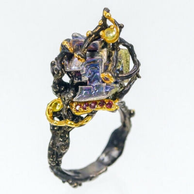 Серебряное кольцо с висмутом натуральным арт 29545