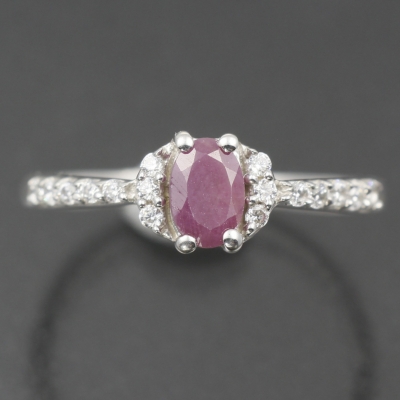 Серебряное кольцо с розовым корундом натуральным арт. 27150